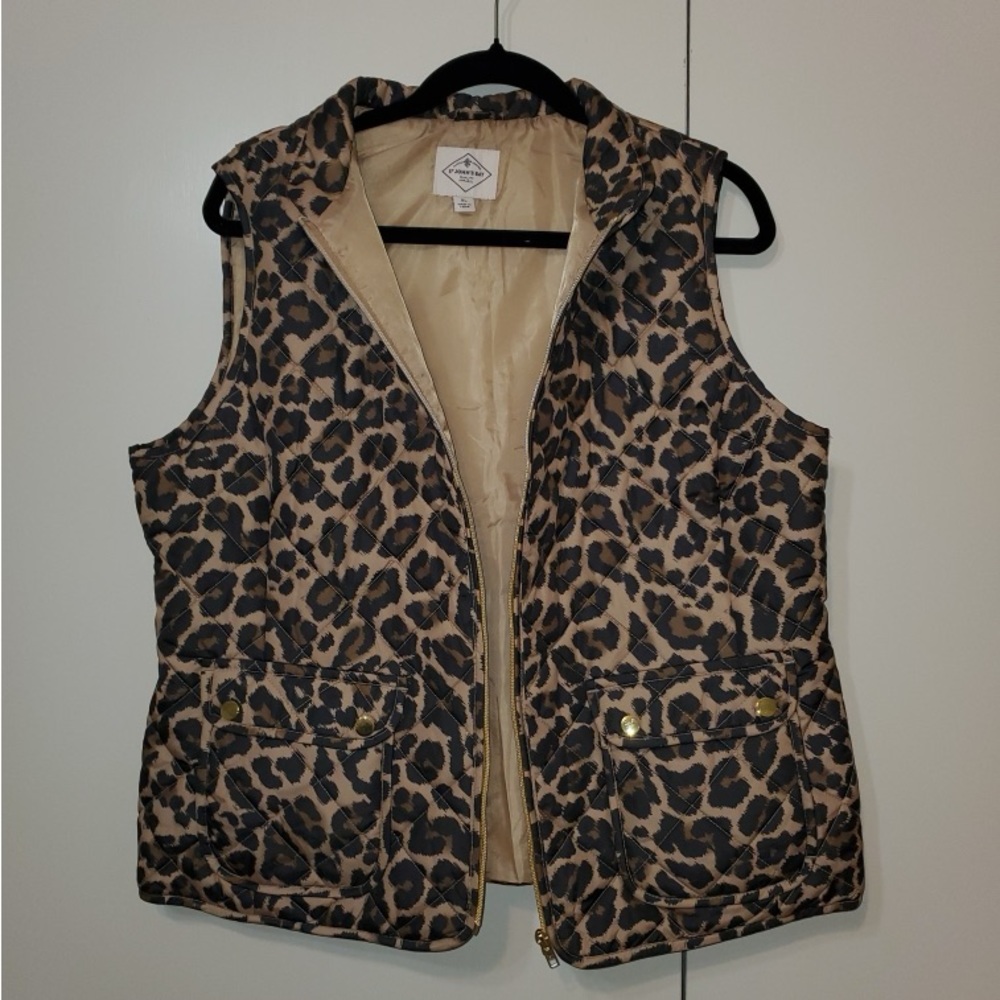 Leopard puffy vest